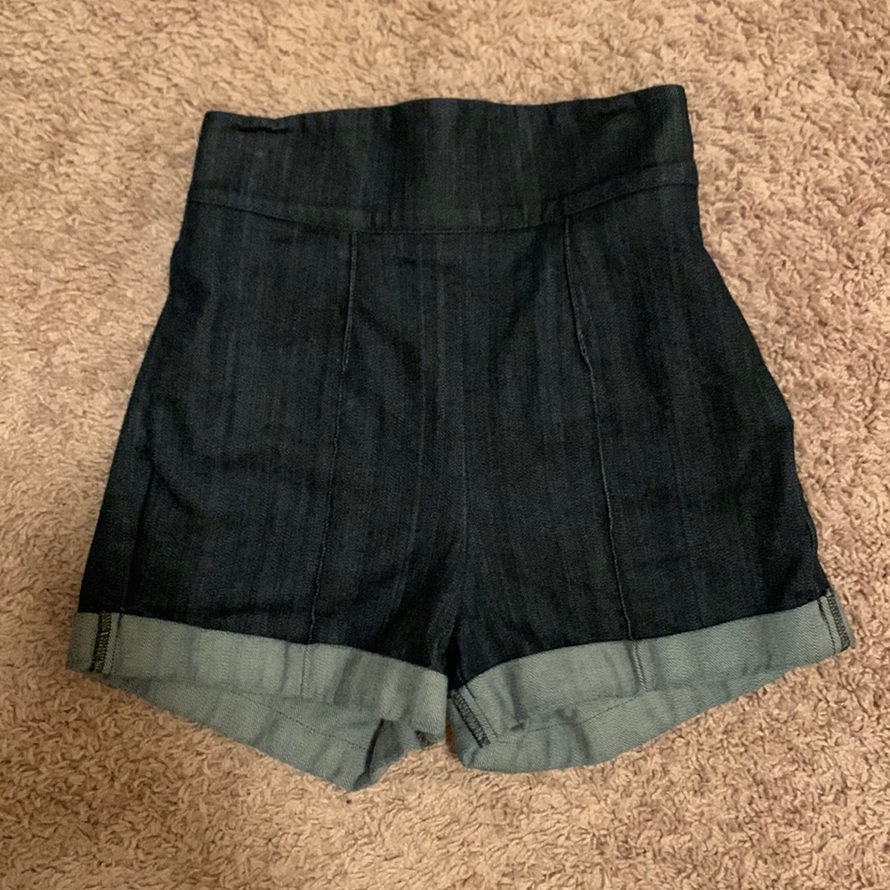 xs - pinup girl clothing / laura byrnes - high-waisted jean shorts